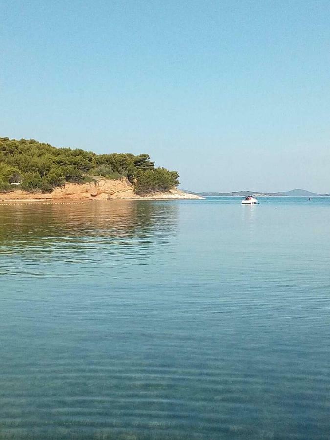 Apartman Ante Appartamento Vrgada Esterno foto